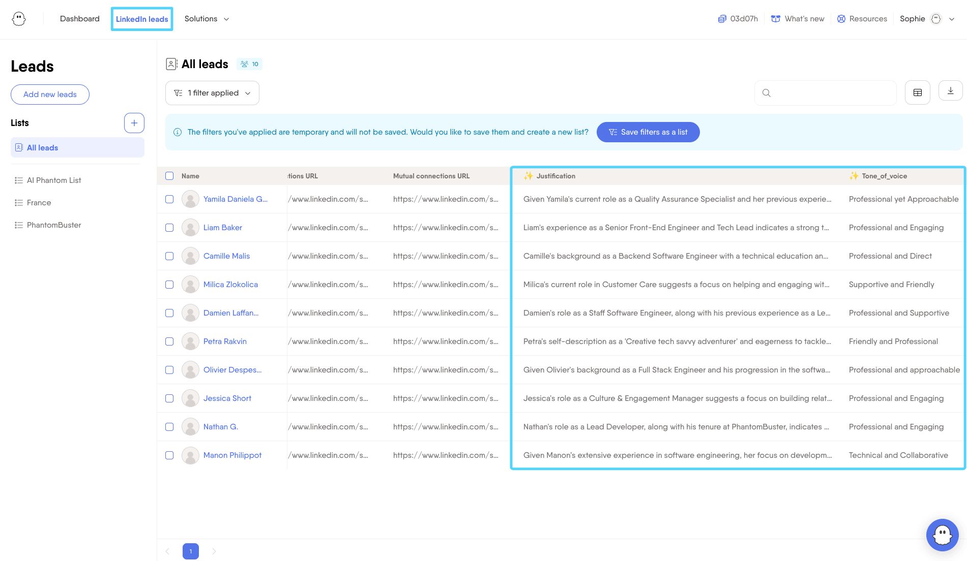 Custom AI properties columns displayed in the LinkedIn Leads table